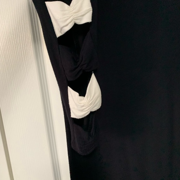 Black and white cold sleeve top. Size S. - Picture 4 of 4